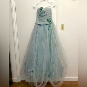 Jessica McClintock gown